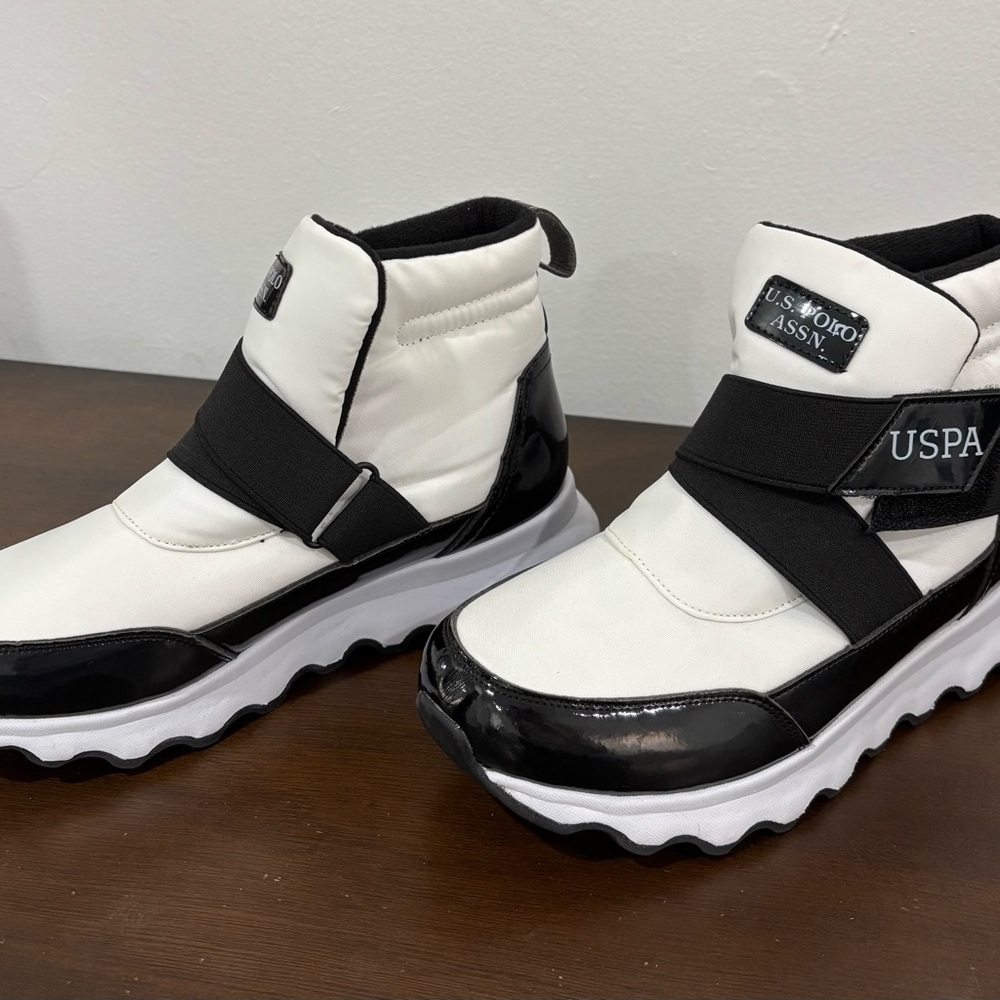 U.S. Polo Assn' Black and White